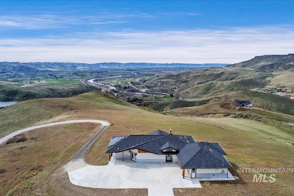 Photo of 5225 Spring Creek Rd, Emmett, ID 83617 (MLS # 98980960)