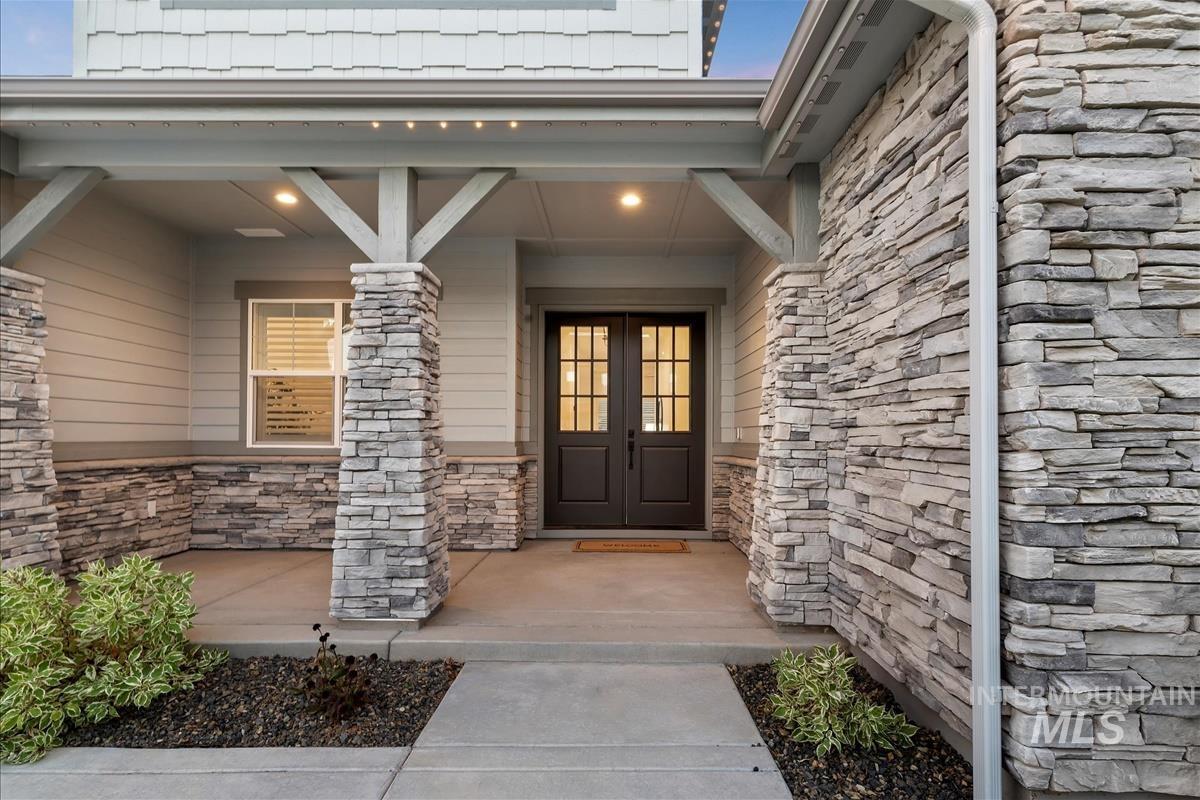 2969 N Staghaven Ave