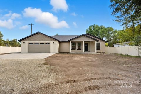 Photo of 224 W Lorene Lane, Rupert, ID 83350 (MLS # 98963336)