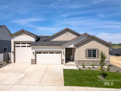 Photo of 2378 N Kenora Ave, Star, ID 83669 (MLS # 98957361)