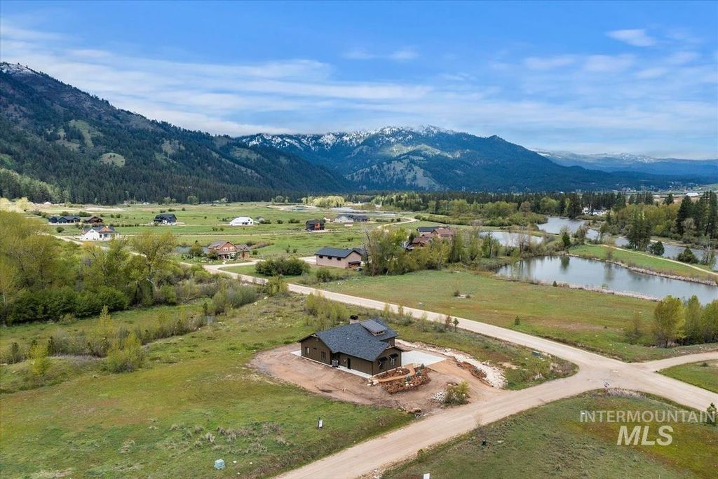 Photo of 49 Singing Springs, Garden Valley, ID 83622 (MLS # 98984085)