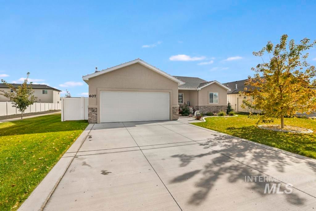 Photo of 607 Cheri Ct, Kimberly, ID 83341 (MLS # 98965525)