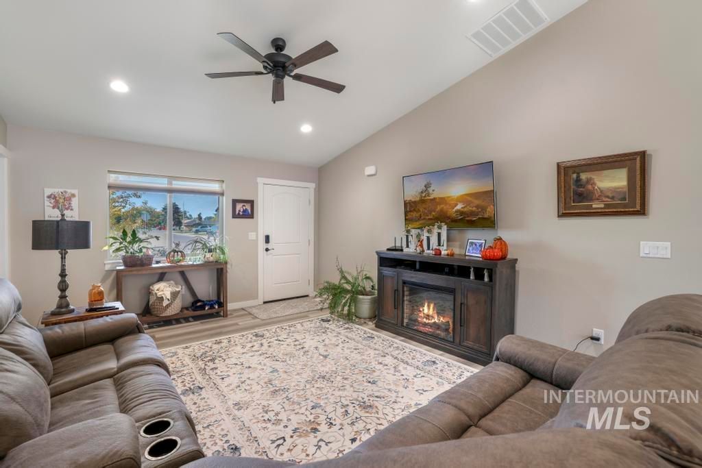 Photo of 607 Cheri Ct, Kimberly, ID 83341 (MLS # 98965525)