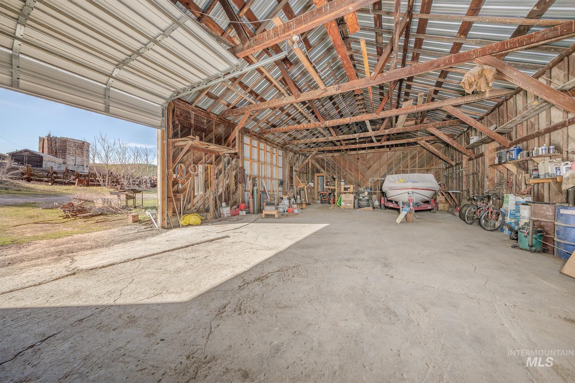 Miscellaneous room featuring concrete floors