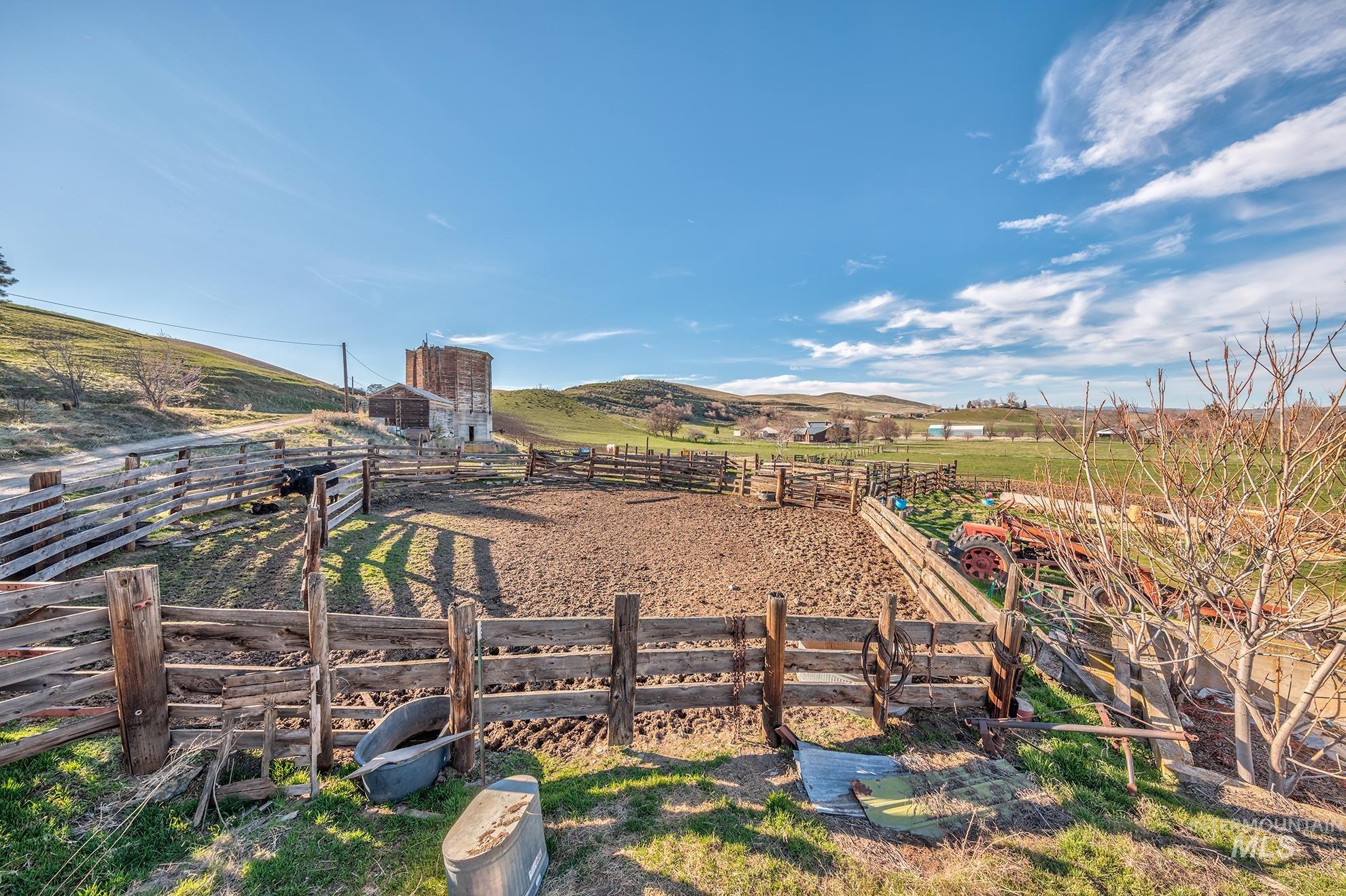 View of yard featuring a mountain view