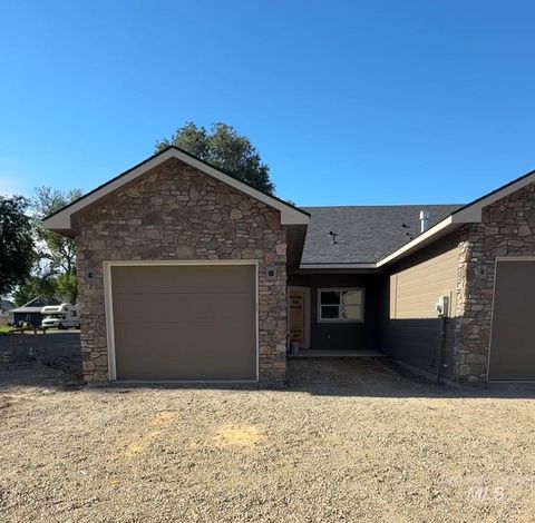 501 W California Homedale ID 83628