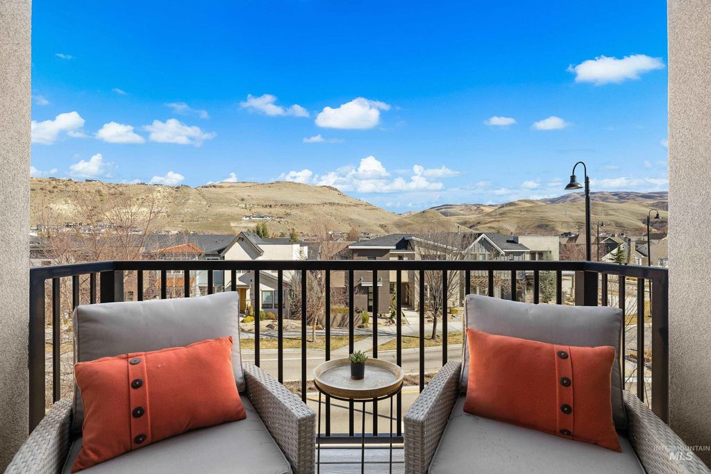 Photo of 3707 E Parkcenter Blvd, Boise, ID 83716 (MLS # 98977039)