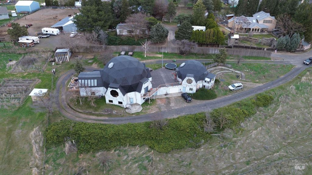 Photo of 2342 5th Ave, Clarkston, WA 99403 (MLS # 98938824)