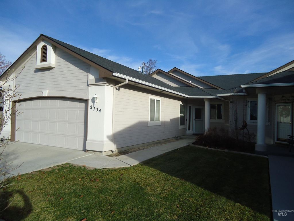 Photo of 2734 N Turnberry Way, Meridian, ID 83646 (MLS # 98969849)