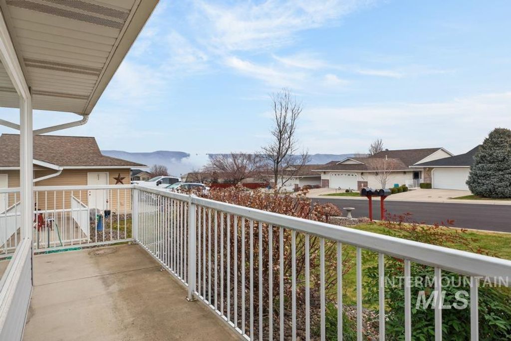 Photo of 2942 Spruce St, Lewiston, ID 83501 (MLS # 98974969)