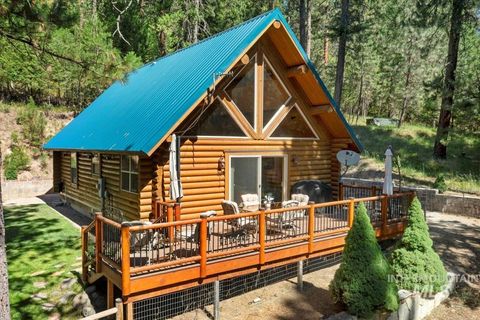 Photo of 10 Elk Point Rd, Garden Valley, ID 83622 (MLS # 98979785)