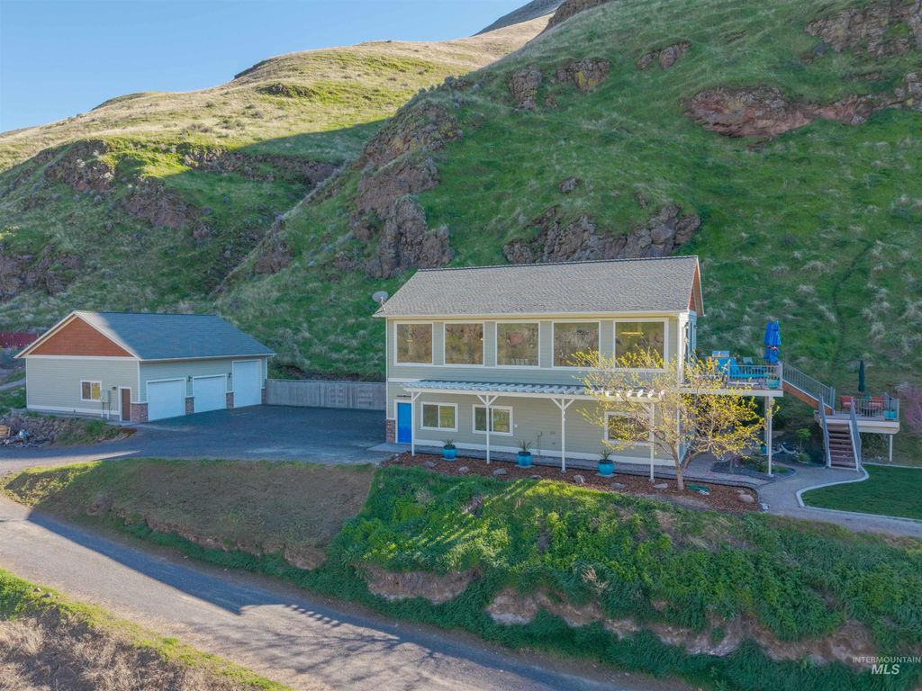 Photo of 6382 Snake River Road, Asotin, WA 99402 (MLS # 98981994)