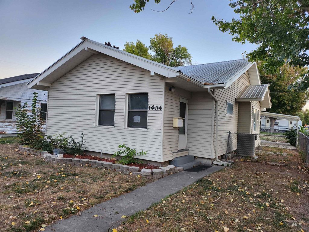 Photo of 1404 4th Ave East Ave, Twin Falls, ID 83301 (MLS # 98963825)