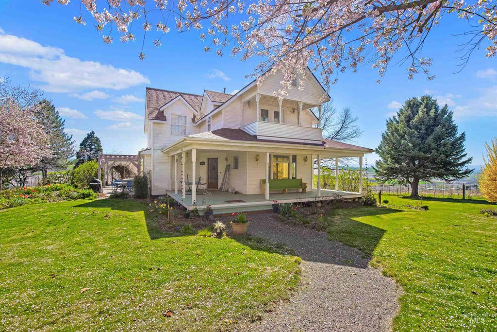 Photo of 2134 Hemlock Ave, Lewiston, ID 83501 (MLS # 98996022)