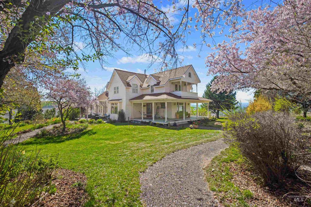 Photo of 2134 Hemlock Ave, Lewiston, ID 83501 (MLS # 98996022)
