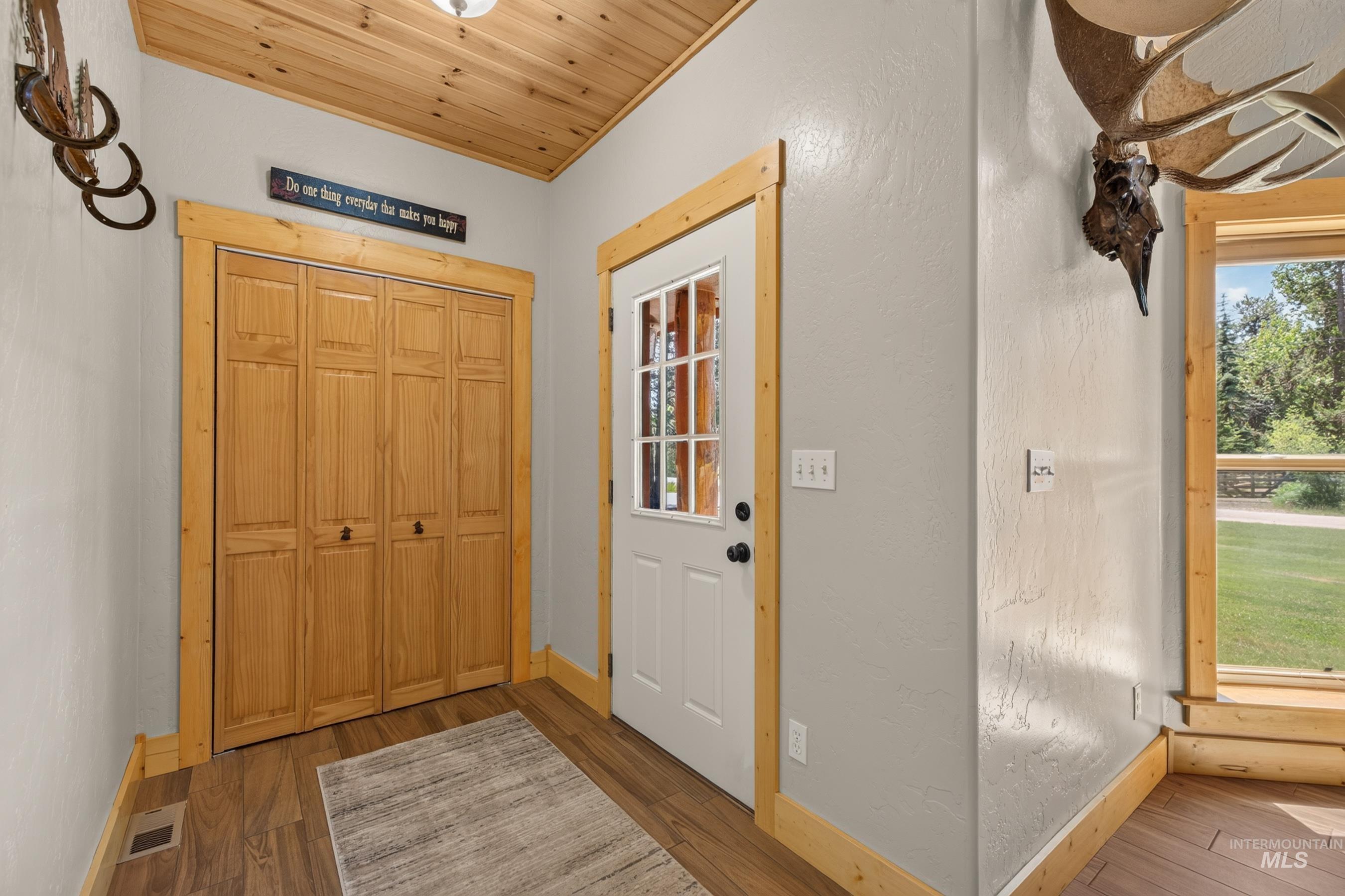 172 Lodgepole Ln, Donnelly, ID, 83615, USA, 3 Bedrooms Bedrooms, ,3 BathroomsBathrooms,Residential,Active,172 Lodgepole Ln,98991228