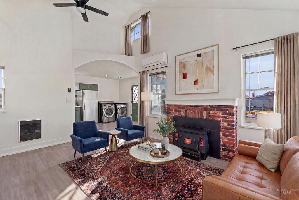 Photo of 910 7th Avenue S Ave, Nampa, ID 83651 (MLS # 98974548)