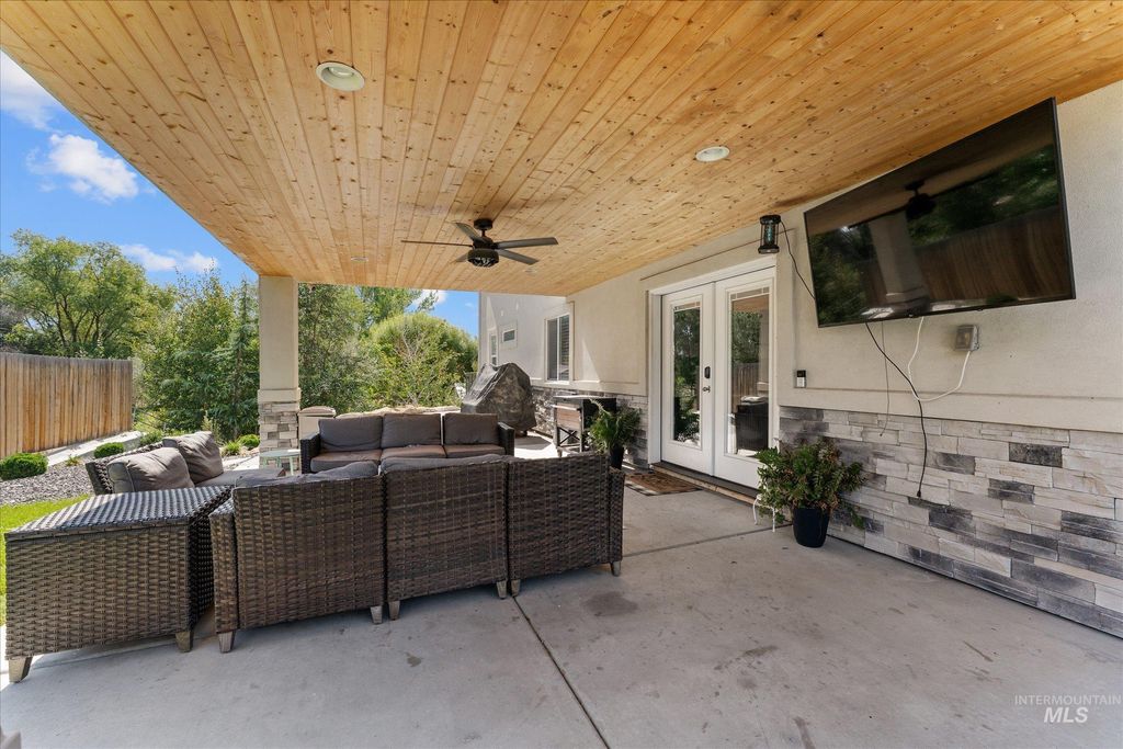 Photo of 5855 Joe Ln, Nampa, ID 83687 (MLS # 98962109)