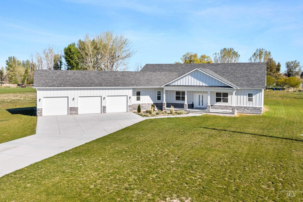 Photo of 3496 E 3618 N, Kimberly, ID 83341 (MLS # 98983123)