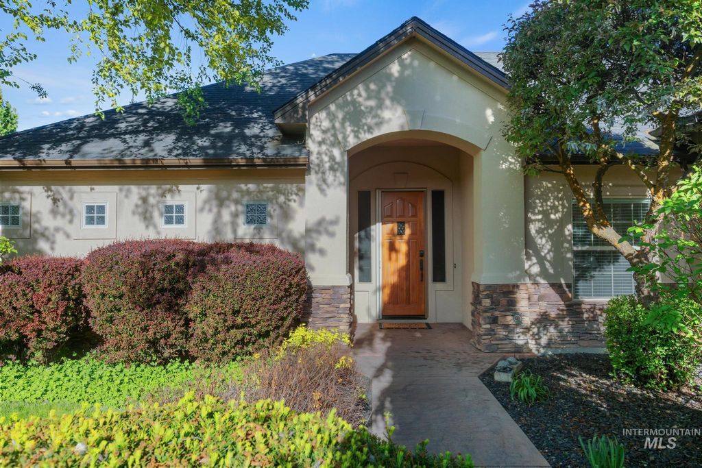 Photo of 4946 N Villa Ridge Way, Boise, ID 83703 (MLS # 98985025)