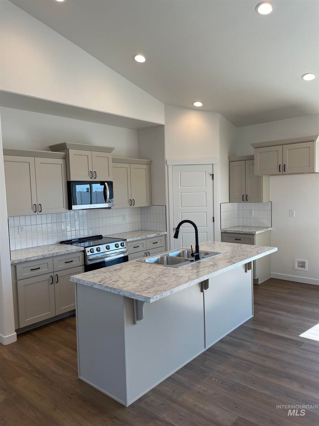 Photo of 1314 Concord St, Jerome, ID 83338 (MLS # 98955194)