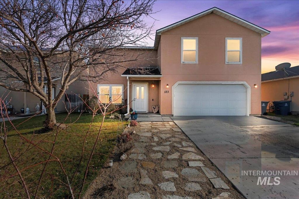 Photo of 123 Parkland Way, Caldwell, ID 83605 (MLS # 98971769)