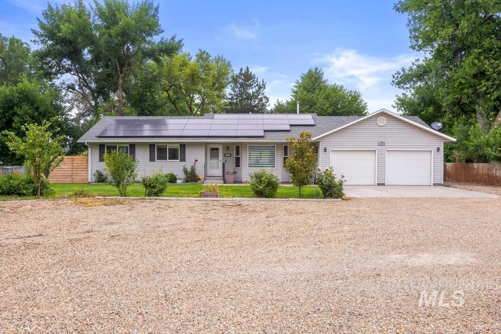 Photo of 110 E Mckinley St, New Plymouth, ID 83655 (MLS # 98994869)