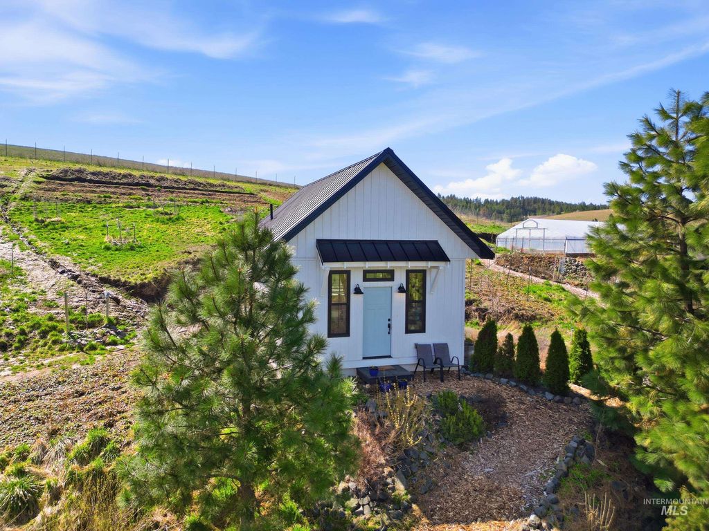 Photo of 1080 Hilby Road, Moscow, ID 83843 (MLS # 98980102)