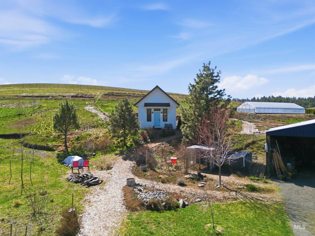 Photo of 1080 Hilby Road, Moscow, ID 83843 (MLS # 98980102)