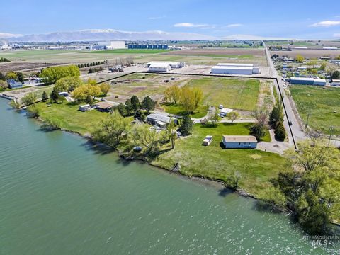 392 W 90 N Burley ID 83318