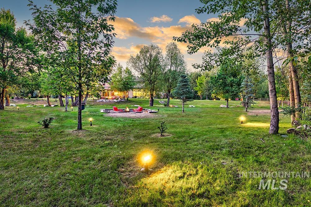 Surrounding community with a lawn