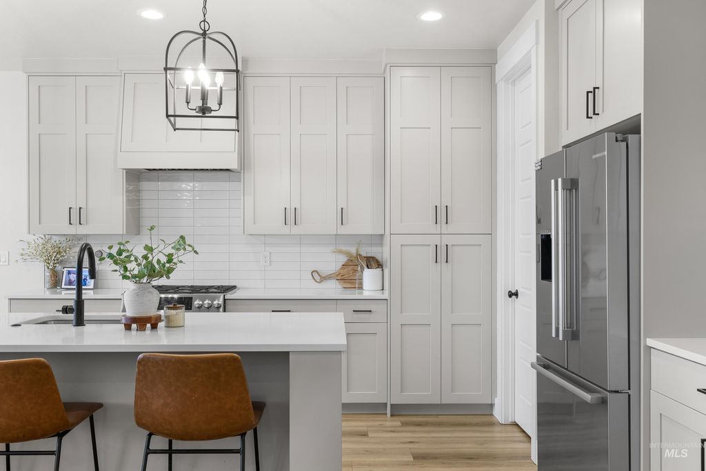 Photo of 18285 N Arch Haven Way, Nampa, ID 83687 (MLS # 98976114)