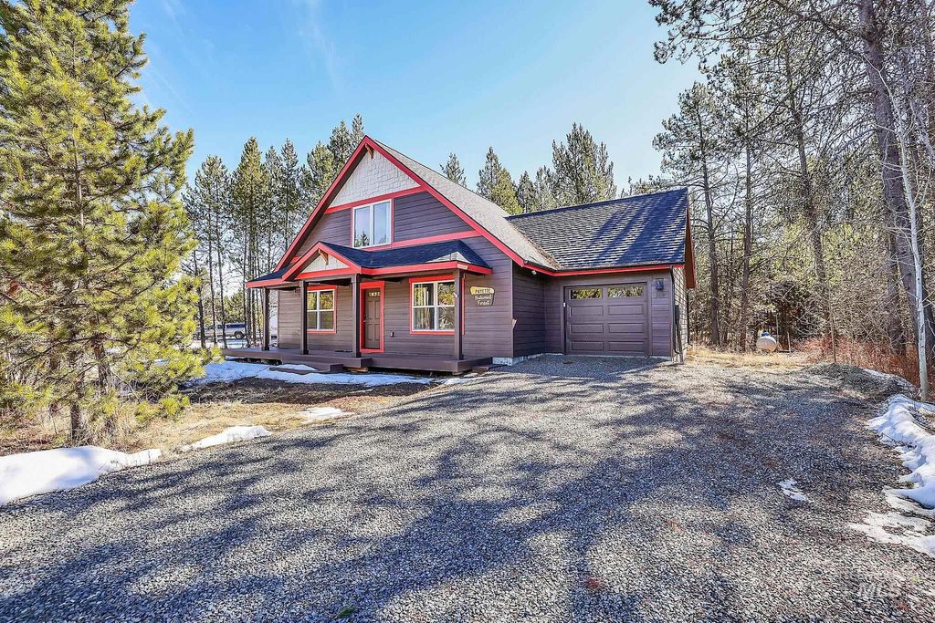Photo of 169 Durham Lane, Donnelly, ID 83615 (MLS # 98978904)