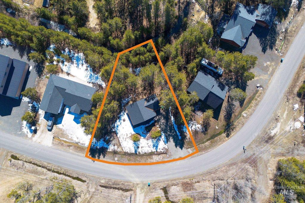 Photo of 169 Durham Lane, Donnelly, ID 83615 (MLS # 98978904)