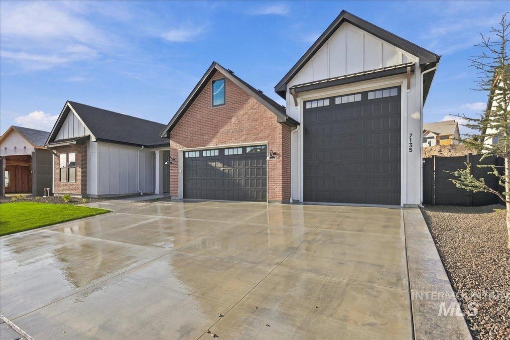 Photo of 10 E Midberry Crt, Nampa, ID 83687 (MLS # 99004831)