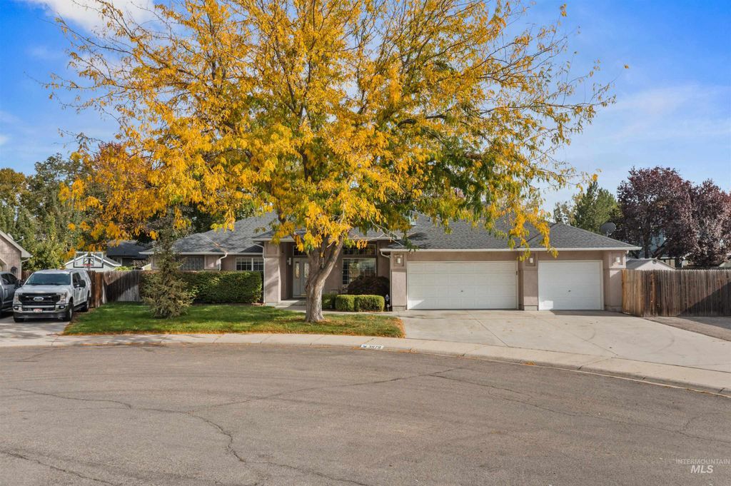 Photo of 3879 W Big Creek Ct, Meridian, ID 83642 (MLS # 98964812)