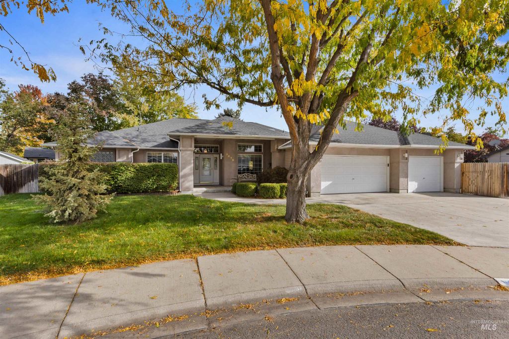 Photo of 3879 W Big Creek Ct, Meridian, ID 83642 (MLS # 98964812)