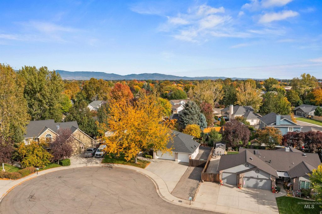 Photo of 3879 W Big Creek Ct, Meridian, ID 83642 (MLS # 98964812)