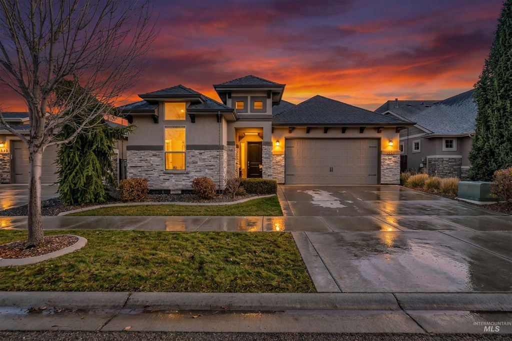 Photo of 3258 S Arctic Fox Avenue, Eagle, ID 83616 (MLS # 98968983)