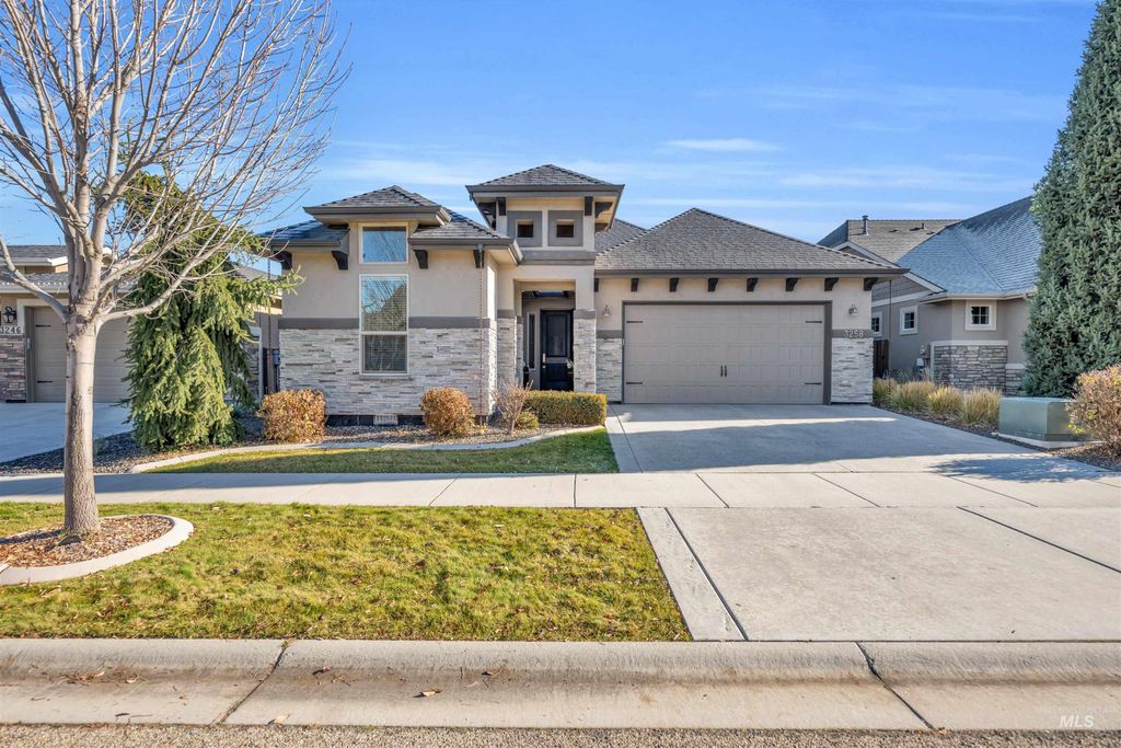 Photo of 3258 S Arctic Fox Avenue, Eagle, ID 83616 (MLS # 98968983)