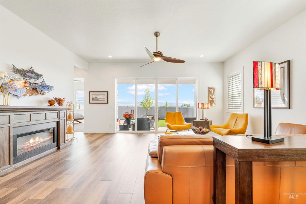 Photo of 2174 N Leatherwood Ave, Star, ID 83669 (MLS # 98984115)