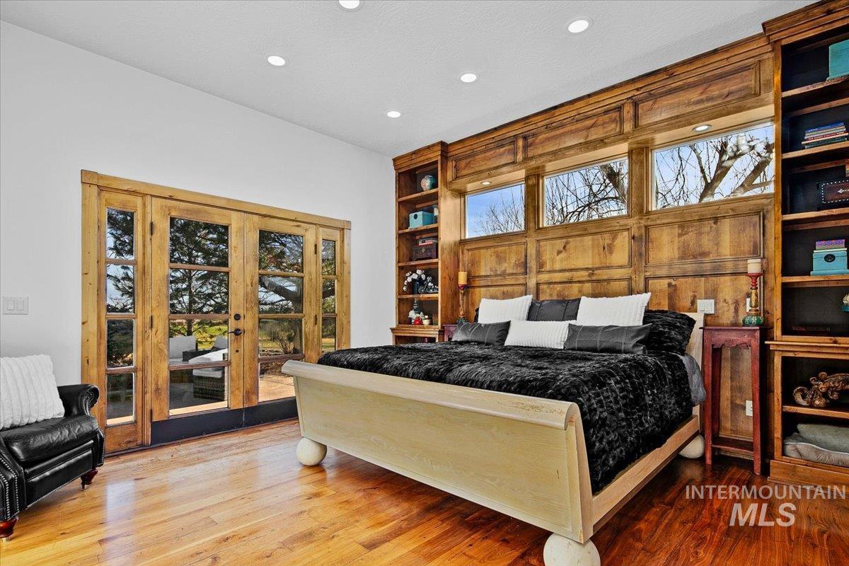 Wood-finish flooring throughout
