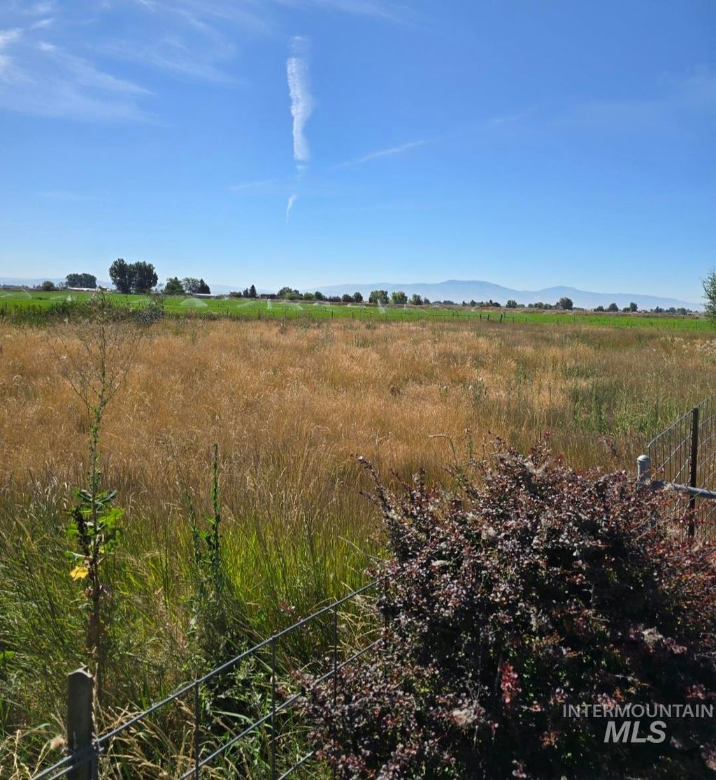 Photo of 975 W 100 S, Paul, ID 83347 (MLS # 98971182)