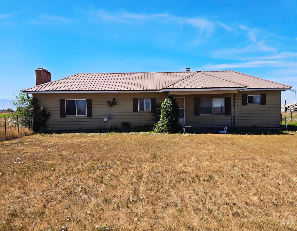 Photo of 975 W 100 S, Paul, ID 83347 (MLS # 98971182)