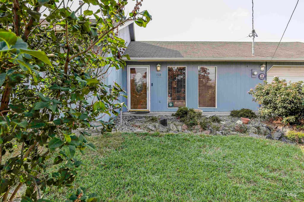 Photo of 1103 18th Ave, Clarkston, WA 99403 (MLS # 98996159)