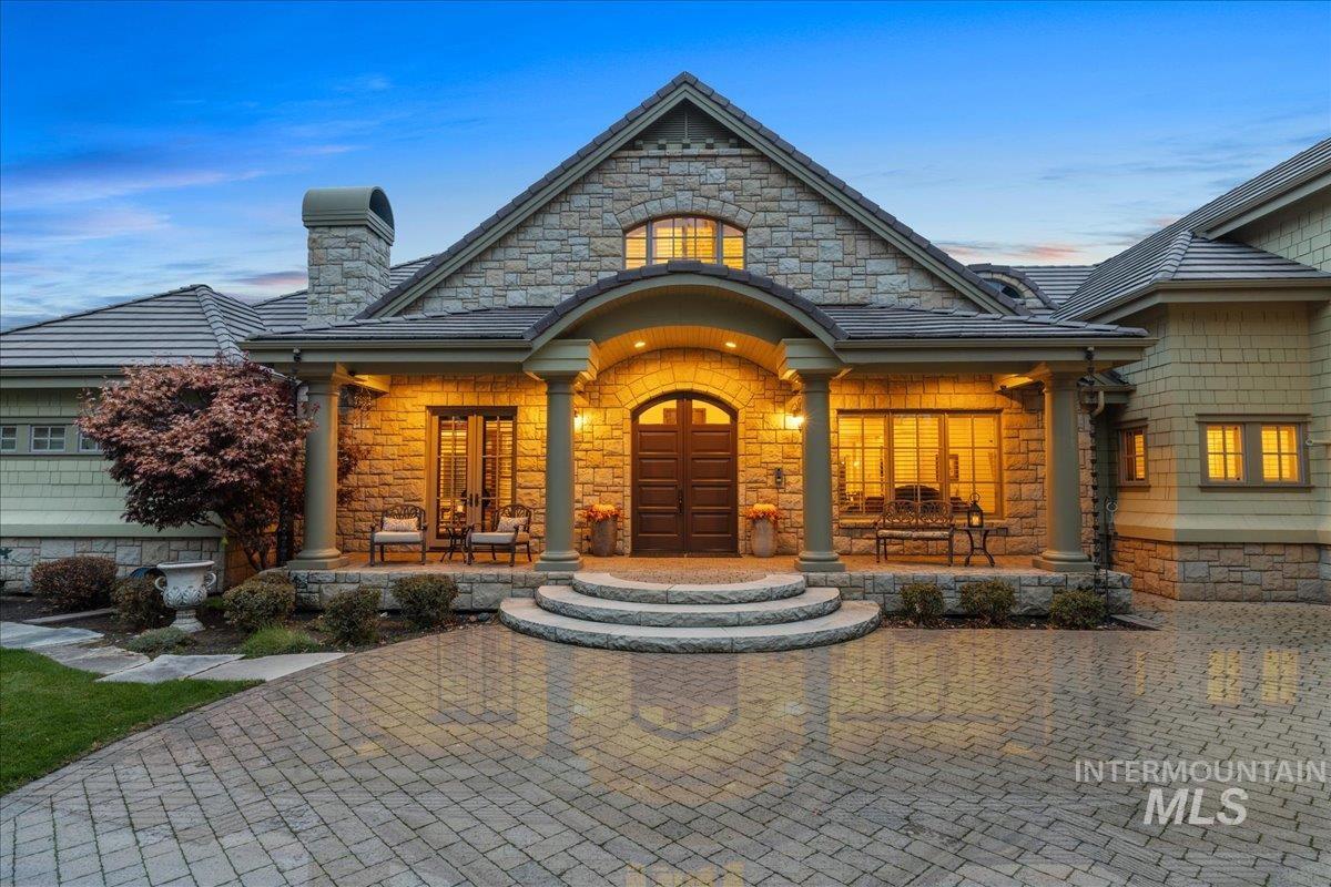 8177 N Stonebriar Lane