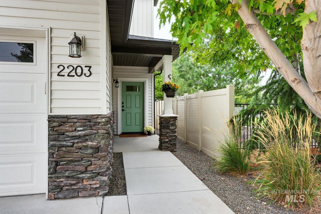 Photo of 2203 E Ringneck Street, Meridian, ID 83646 (MLS # 99001319)