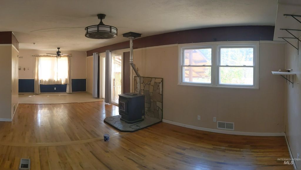 Photo of 835 N 10th, Mountain Home, ID 83647 (MLS # 98955490)