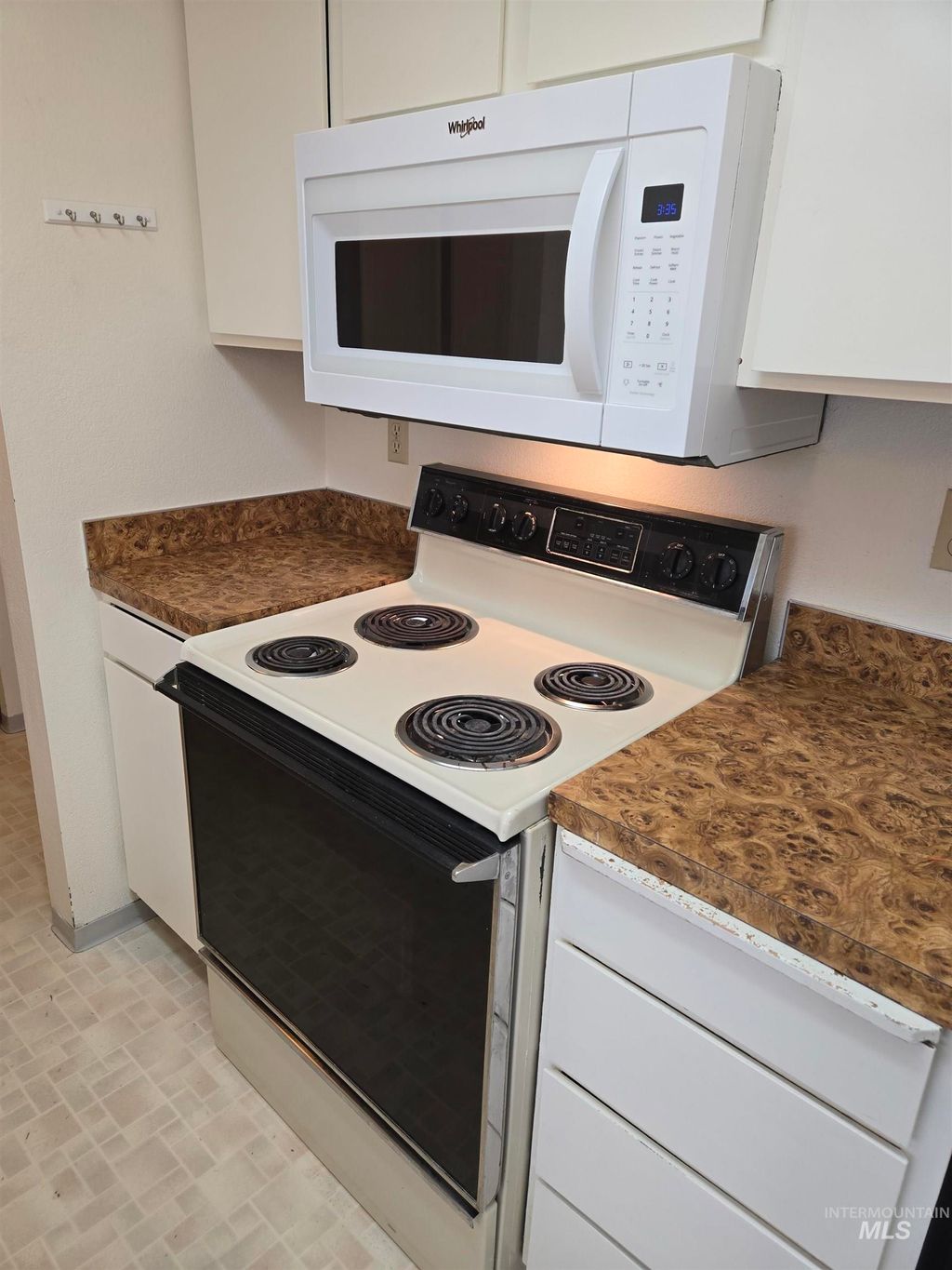 Photo of 798 Skyhawk Drive, Ontario, OR 97914 (MLS # 98975968)