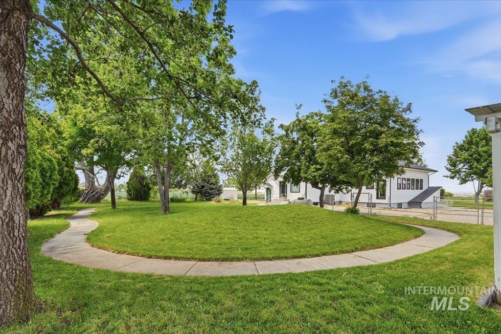 Photo of 18611 Upper Pleasant Ridge Rd, Caldwell, ID 83607 (MLS # 98986402)